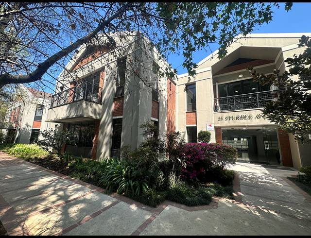 3,433M² OFFICE FOR SALE IN ROSEBANK